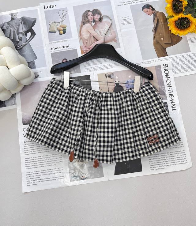 New style stand-up collar V-neck minimalist front button design dress with dropp