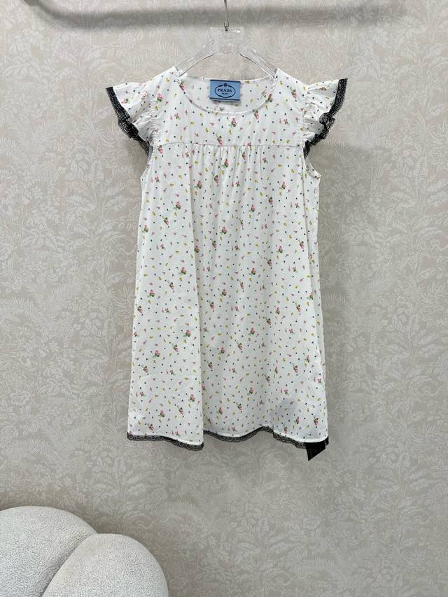 Prad* 2025Ss new striped dress is full of fashion and high-end feeling. It has i