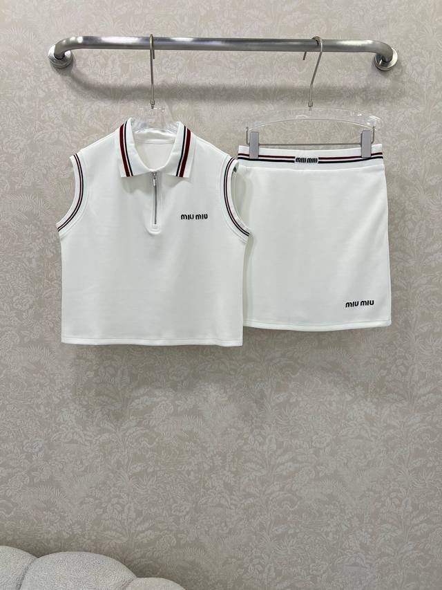 Fend* 2025Ss new trousers are not picky about body shape. They are great for the