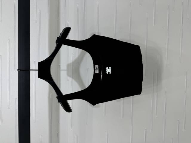 Loewe! Counter model! So beautiful! Logo embroidered on the chest and water-solu