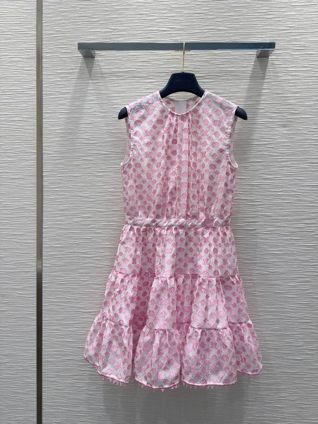 Celin! Counter model! Great quality! Contrast color round neck short sleeve merc