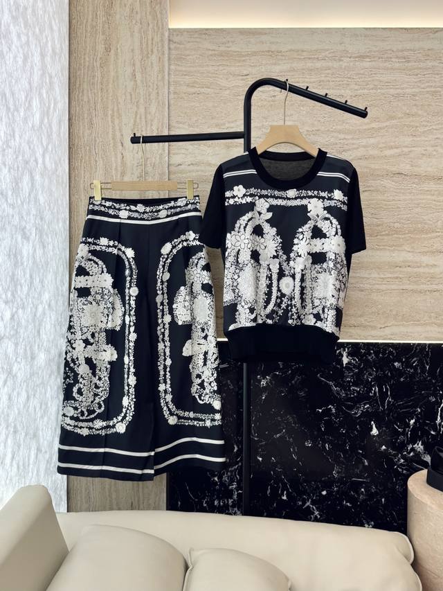 Lp. 2025 summer new fashion round neck short sleeves, high-end custom versatile