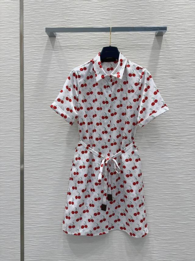 Dg New arrival 2700 New Year's hot new products are available at the counter. Th
