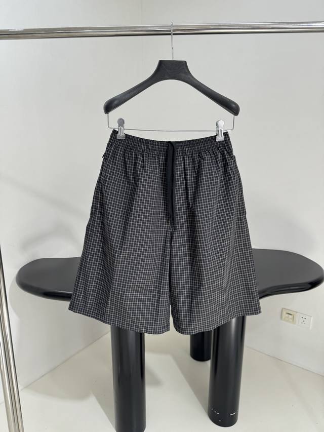 Loewe's new front embossed short-sleeved T-shirt Exclusive custom-woven and dyed