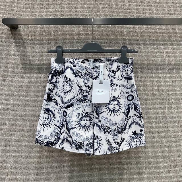 Louis Vuitton 25 high-end versions of the fabric using 300 grams of high-density