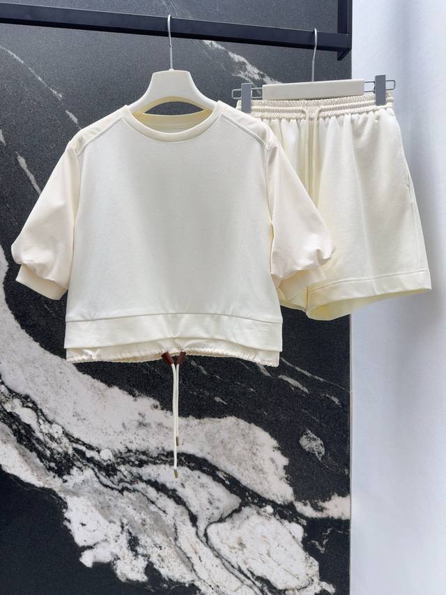 Lv Short sleeves with gradient pattern on chest Size Xs-L
