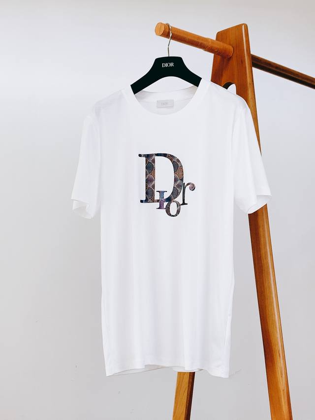 Loewe. Loewe 2025 new style; new short-sleeves for spring and summer, a must-hav