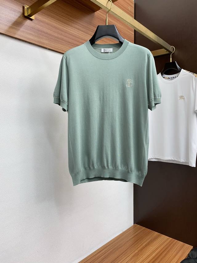 European hot-selling A-line shorts, simple but not simplistic, outline a casual