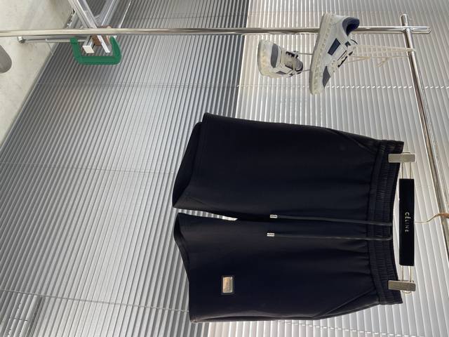 Exclusive first release of original quality 25-year new product! Round neck shor