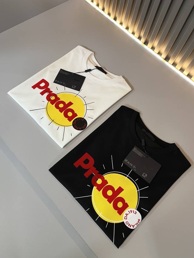25Ss New for early spring! Round neck T-shirt with casual fit, decorated with Ac