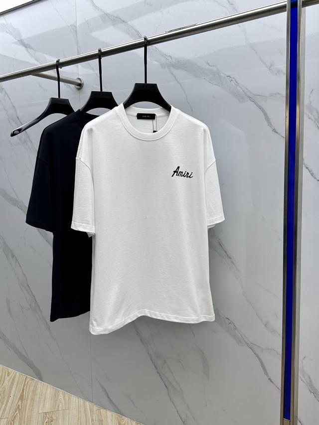 Burbrrry's new short-sleeved T-shirt with daisy flower prints, made of pure cott
