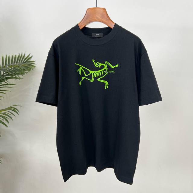 25 New arrival Long Sleeve Polo Shirt This cotton jersey T-shirt features a mult