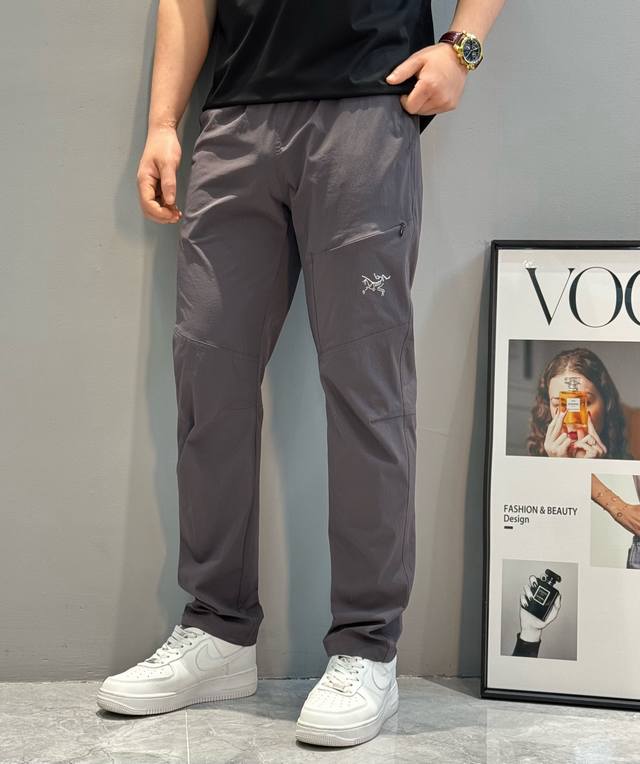A set of lazy outfits is enough to be romantic and fashionable~ Sk Ll Studi0. Ne