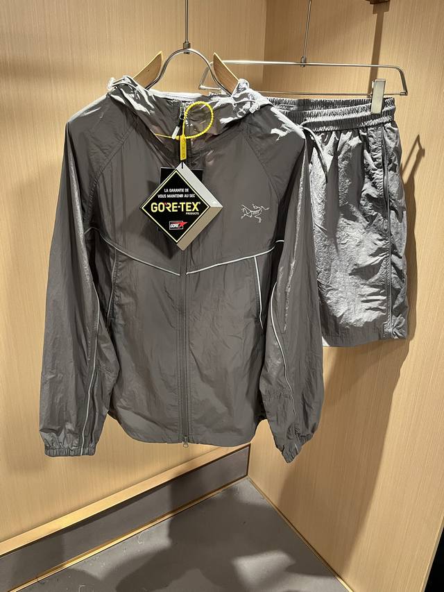 Hot item in stock Unlock high-end summer outfits! Prada contrasting elastic wais