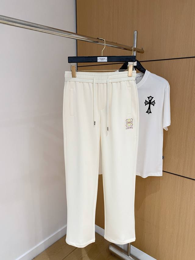 Miu* brown knitted short sleeves, small logo design on the chest, white striped