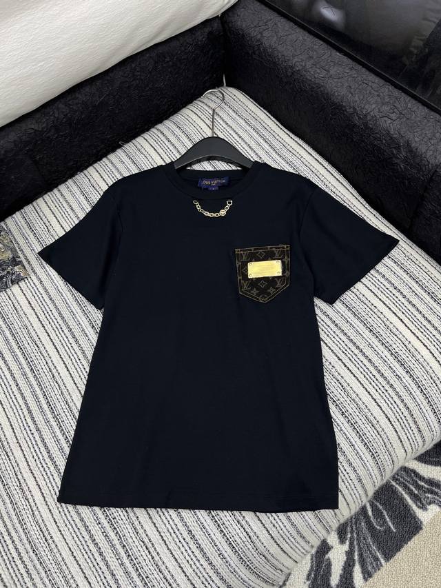 Dio* 25Ss new single pocket skirt with visible stitching design and small letter
