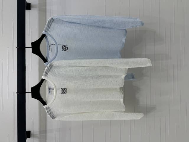 New Style [P]! Latest Tot 25New Classic Knitted Vest. Color: Black, White. Size: