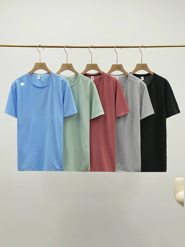 Descente outdoor fitness running quick-drying T-shirt, you will be amazed after