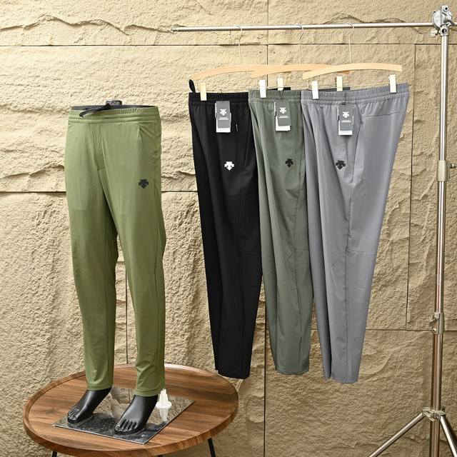 Descente new men's quick-drying casual pants A pair of casual sports pants that
