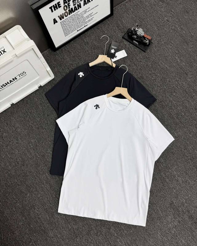 6.12 Off-shelf 15-day after-sales service Official website model Descente Compre