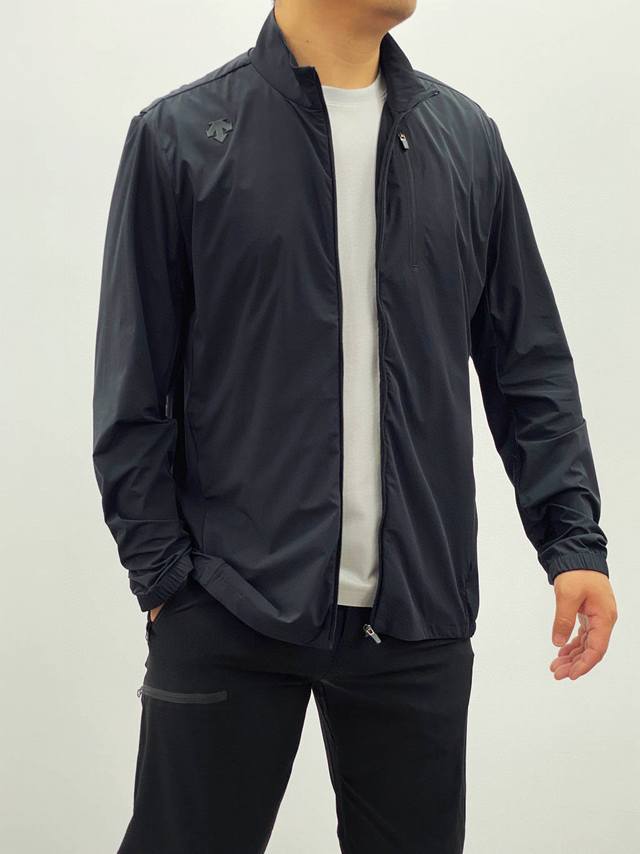 for Descente* men's lightweight outdoor windproof and sun-proof skin jacket! Sta