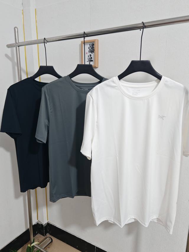 Arc'teryx functional quick-drying short-sleeved T-shirt, 1. Fabric: The fabric i