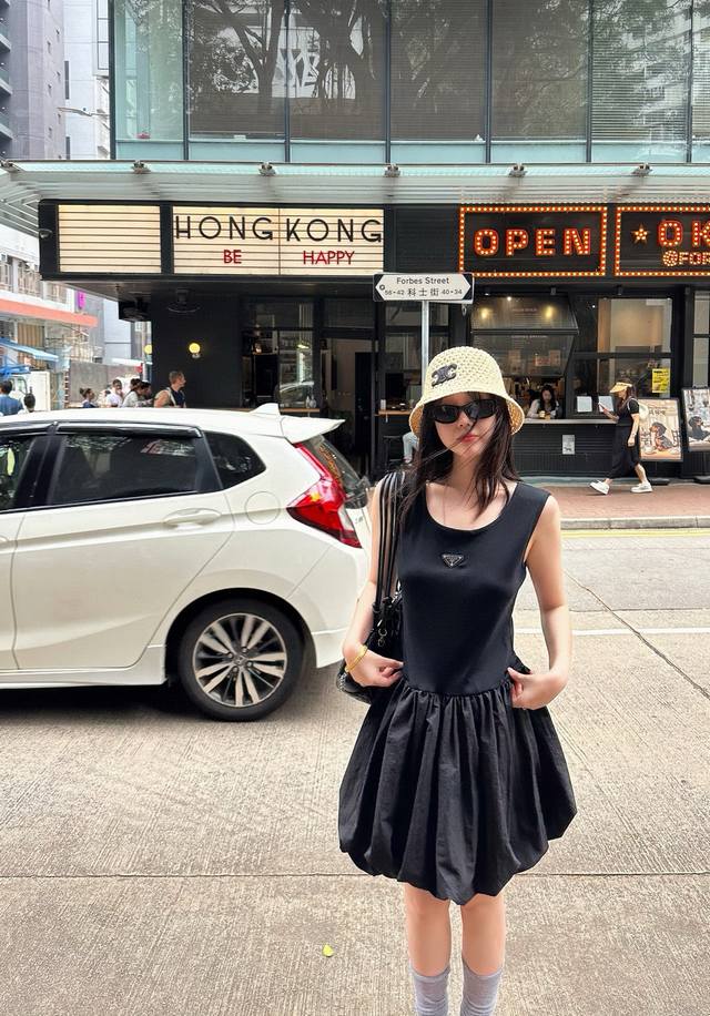 Prada custom letter triangle logo puffy vest dress Style number: 25670705498 Col