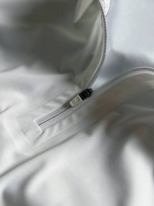 Details 2025 Descente outdoor half-zip men's casual short-sleeved sunscreen bott