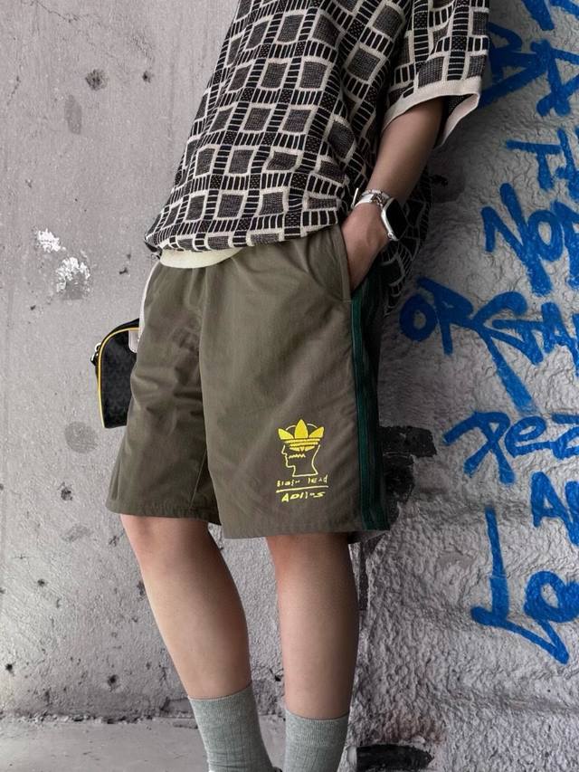 Matching information picture Adidas Originals x Brain Dead Brain Dead joint casu
