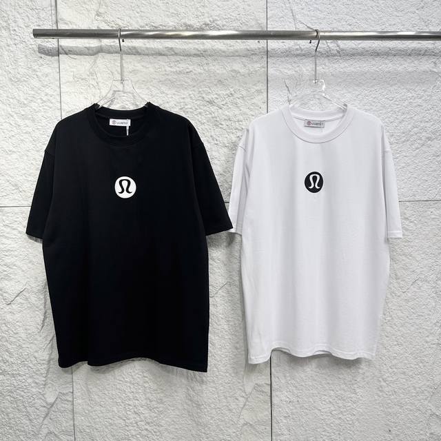 Lulu's new round-neck printed short-sleeved shirt with a small logo on the chest