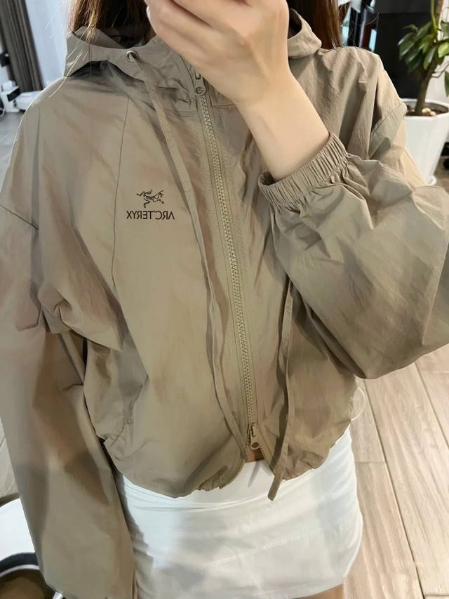 Arc'Teryx Arc'Teryx Skin Jacket In this hot summer, the summer cycling outdoor l