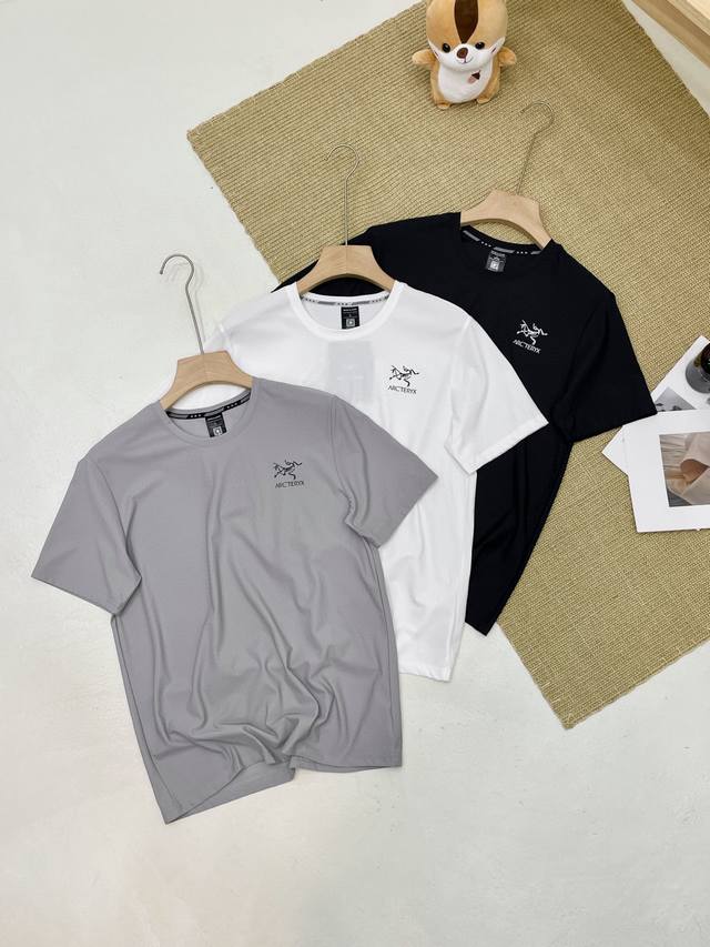 Arcteryx Quick Dry Short Sleeve T-Shirt Summer hikes are often long and require