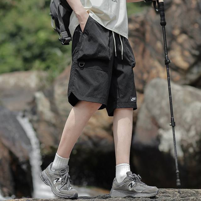 Nike overseas version 25Ss new three-color high-quality casual thin work shorts!