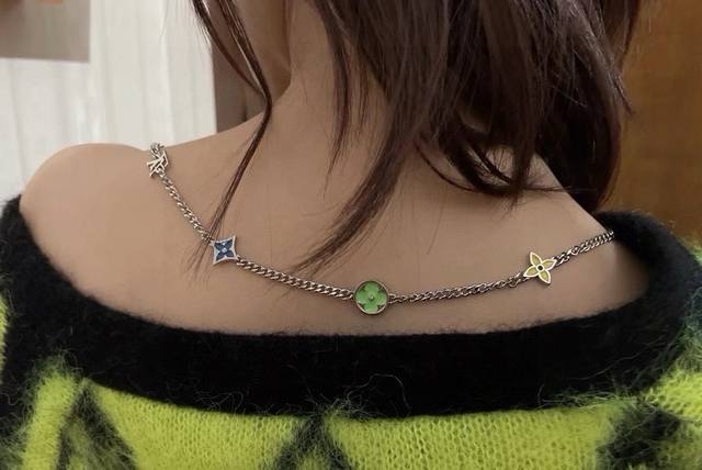 Necklace Lv Louis Vuitton Floral Necklace with Full Package This Lv Sunrise neck