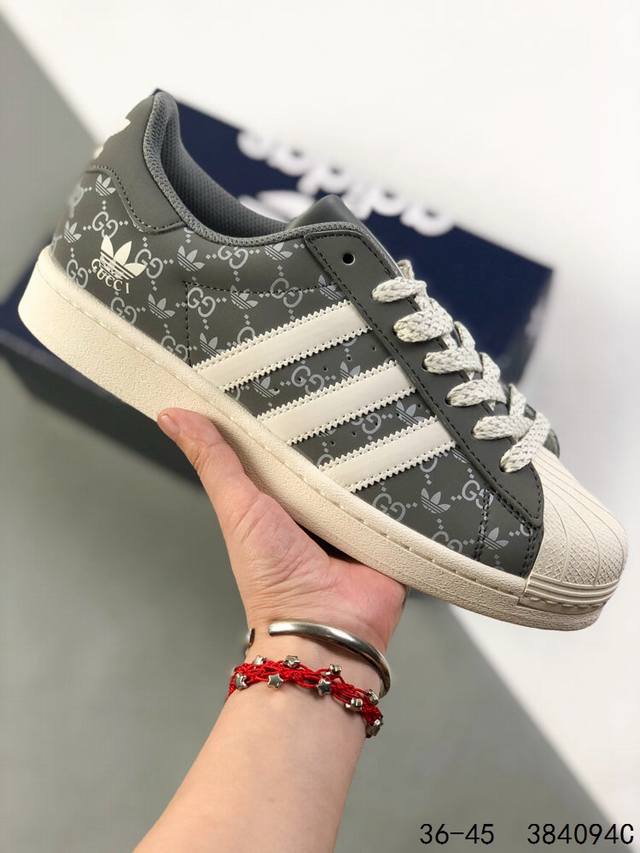 Corporate level with half size! Adidas Superstar joint clover top layer material
