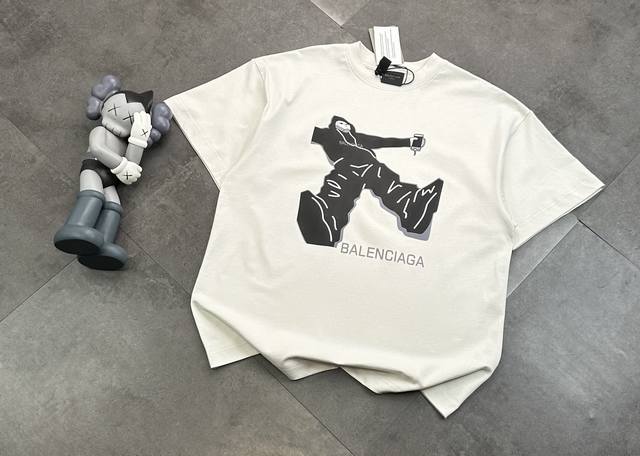 Balenciaga T-shirt with cute little people and couples! 3D design on the chest w