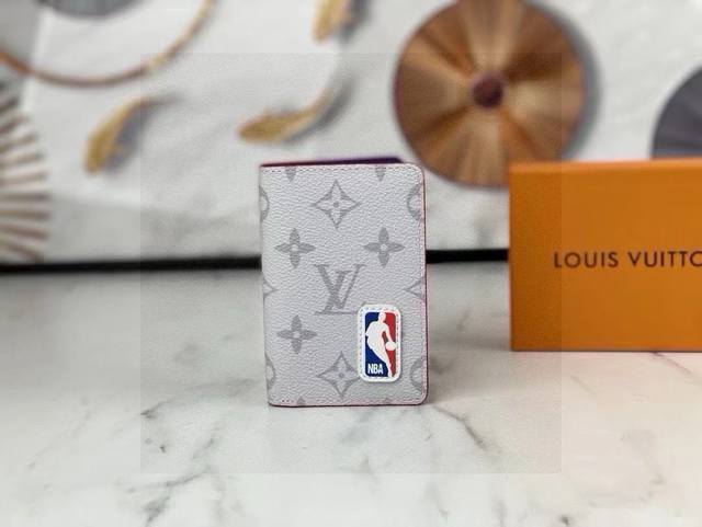 Lv Nba co-branded white flower short wallet The powerful combination of the two