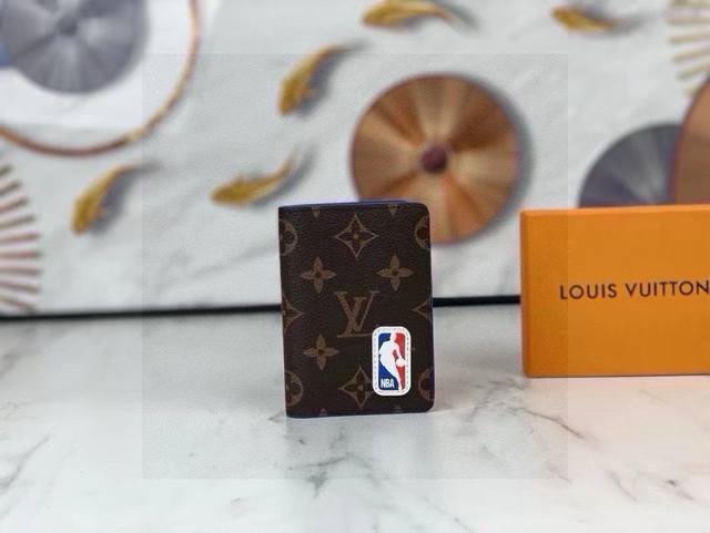 Lv Nba co-branded short wallet with old flowers The powerful combination of the