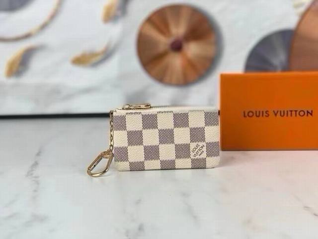 Lv white grid coin purse The official website version is a hot-selling model, su