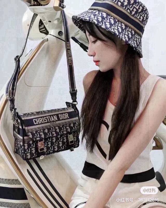 Dior Camp Mini messenger bag New high-grade jacquard Dior Camp messenger bag, un
