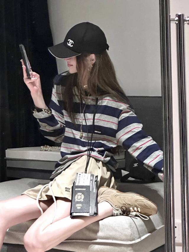 Miu Miu's new style pocket contrast striped sunscreen long-sleeved T-shirt Miu s