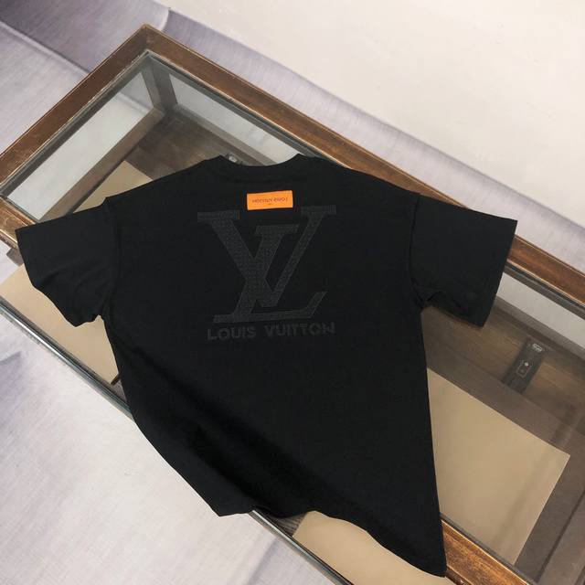High quality Louis Vuitton new T-shirt with Loog embroidery on the front and bac