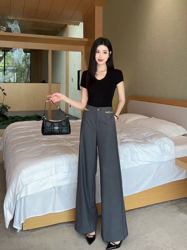 New arrival Valentino* casual wide-leg pants embellished with gold V-shaped chai