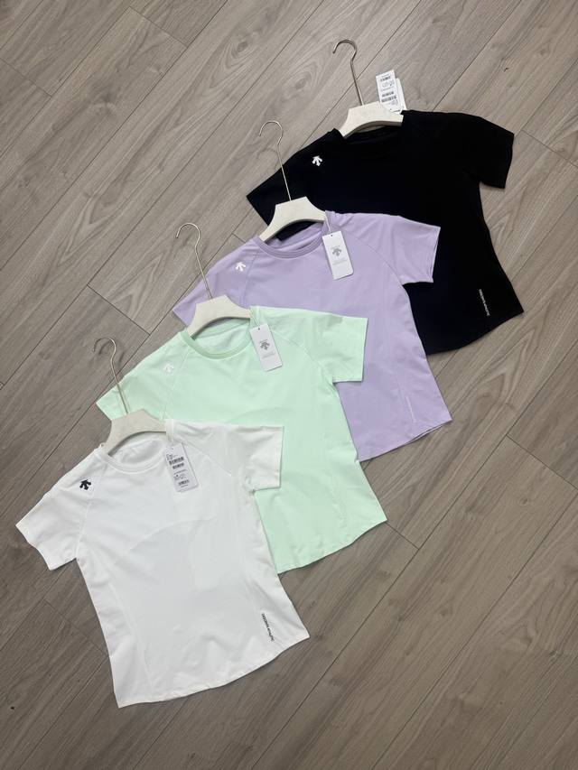 ؼDetails of the new Descente quick-drying T-shirt Descente counter women's short