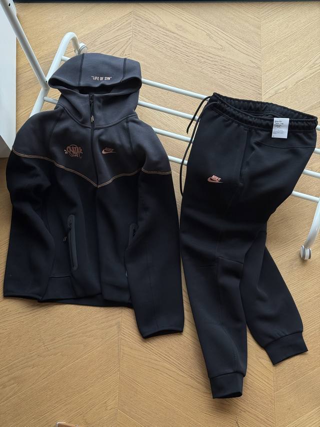 for jacket Nike X Central Cee joint Tech Fleece Windrunner brand Logo outdoor le