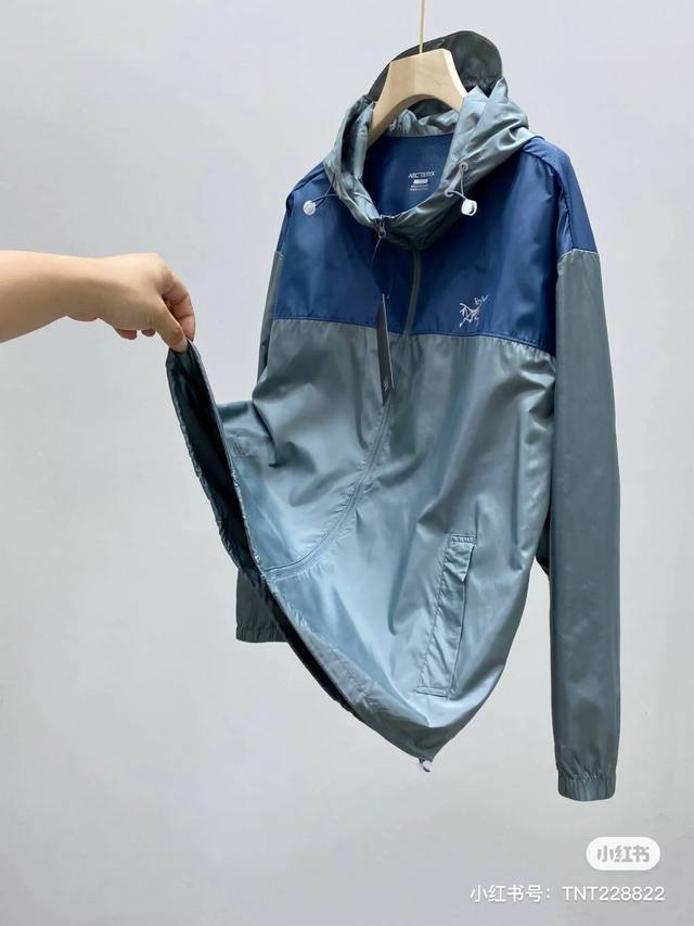 2025 New Arc'Teryx Arc'teryx Couple Colorblock Sunscreen Skin Jacket! A good cho