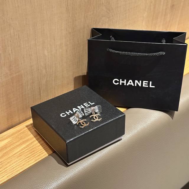 Chanel 25 spring and summer new transparent bow earrings Chanel transparent bow