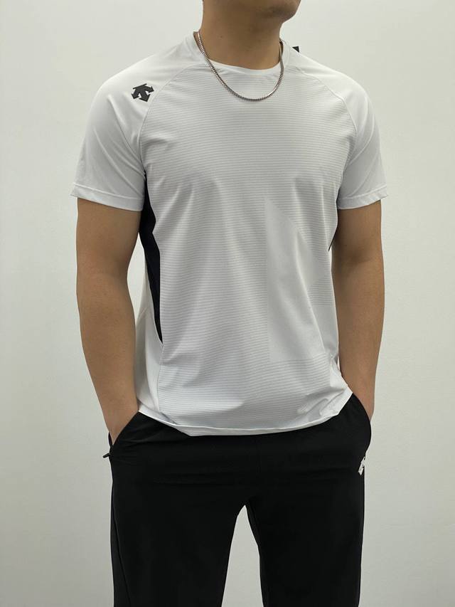 Descente technology fabric men's casual round sports round neck short sleeves Th