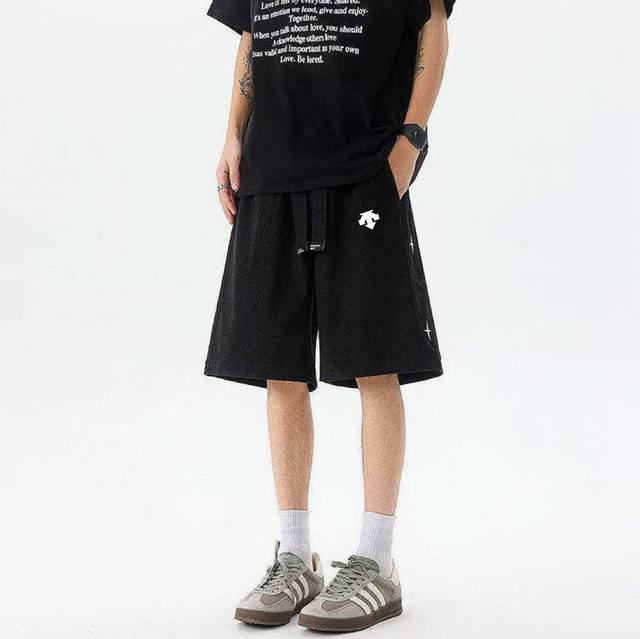 for Descente solid color silicone logo five-point breathable and comfortable cas