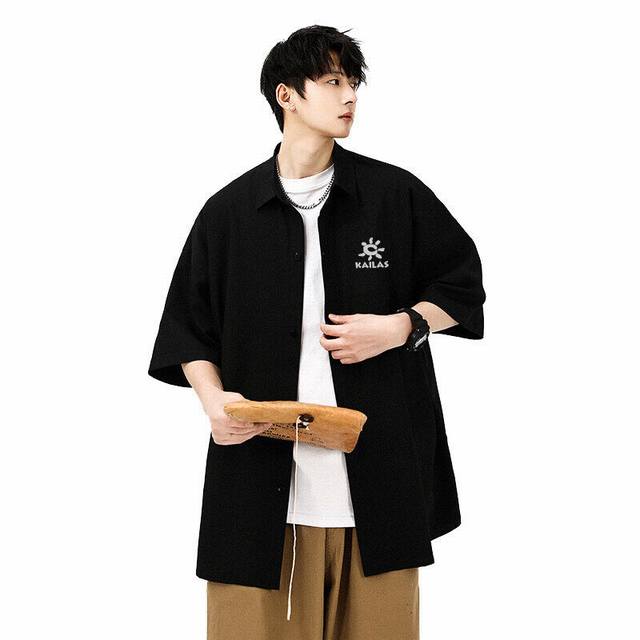 Kaleshi short-sleeved shirt top is very good-looking whether worn alone or with